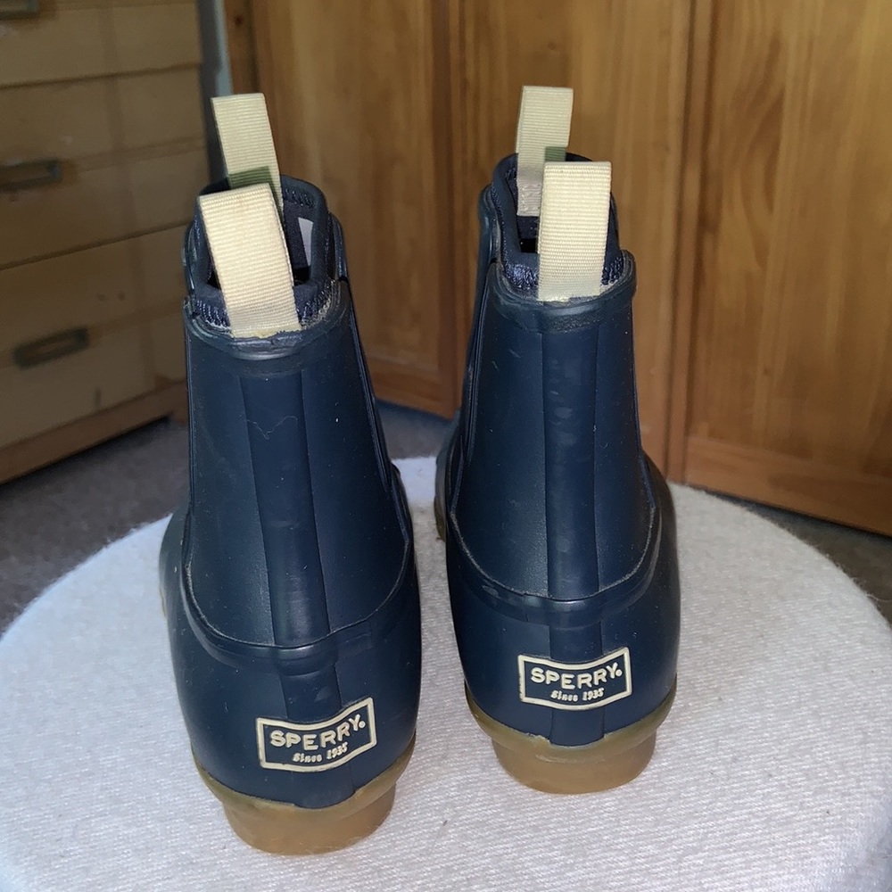 SPERRY SALTWATER CHELSEA navy white stripes deck boots ankle height pull on 7 - Picture 4 of 8
